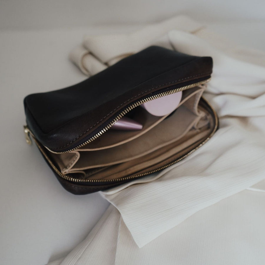 On the Go Suedette Leather Bag and Purse Organizer in V-zip 