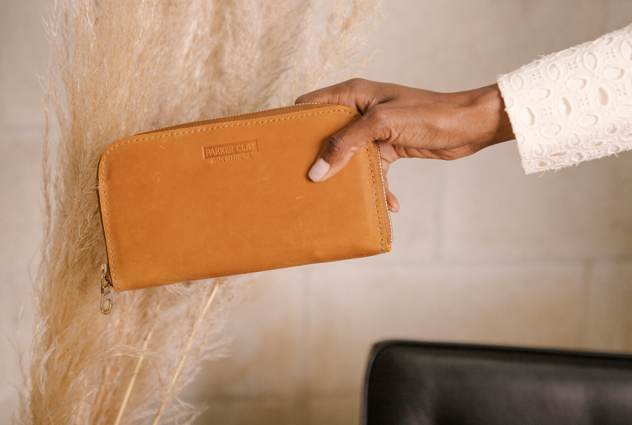 Zahra Sustainable Leather Accordion Wallet - Rust Brown – Parker Clay Zahra Sustainable Leather Accordion Wallet - Rust Brown – Parker Clay